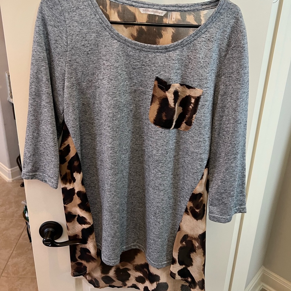 Soft Surroundings Leopard high/low sheer tunic top, small